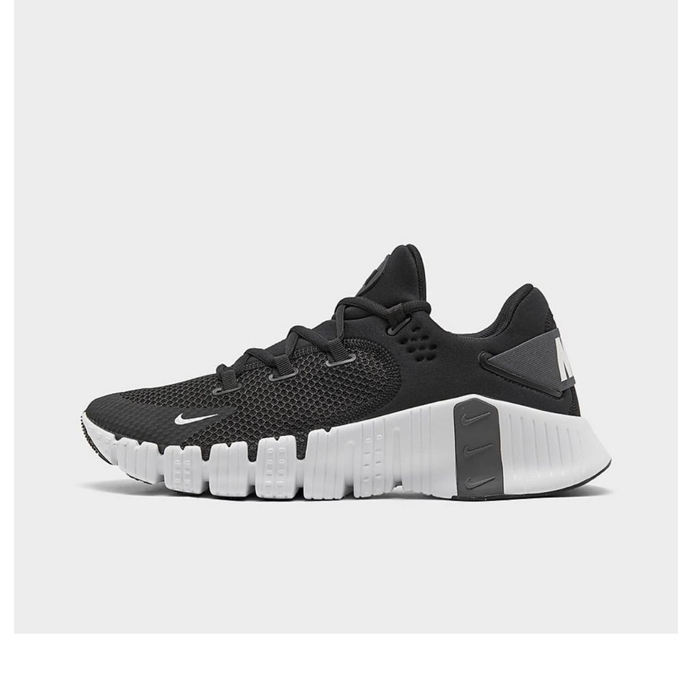 Nike Metcon 4 Black and White